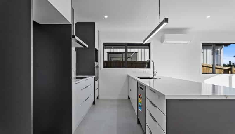 2/18 Church Road, Pukete