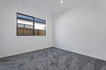 2/18 Church Road, Pukete