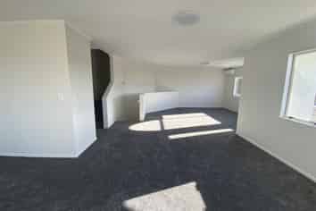 8 Alice Place, Hillcrest