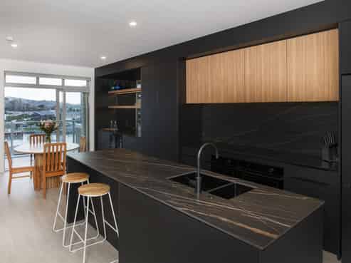 404/4 Reads Quay, Marinaview, Gisborne