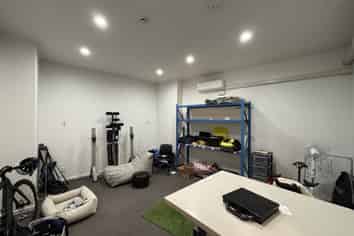 Tidy city-fringe office space with on-site parking