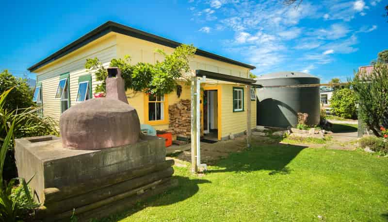 23 Wharf Road, Karamea