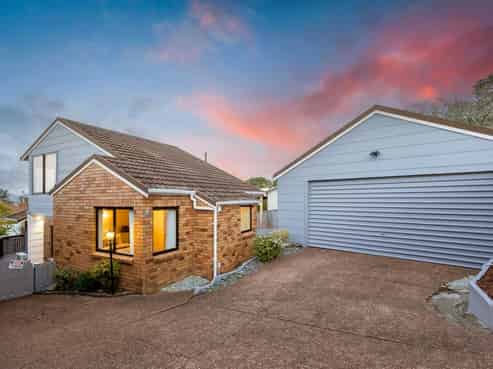 2/8 Aorangi Place, Birkenhead