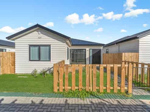 37C Clarkson Crescent, Otara