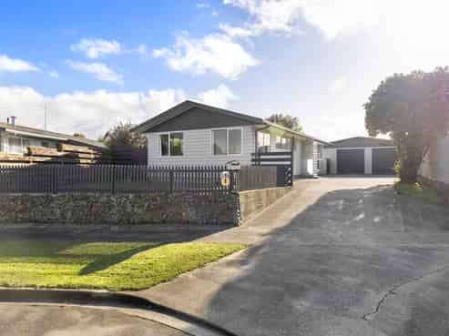 6 Waltham Court, Cloverlea