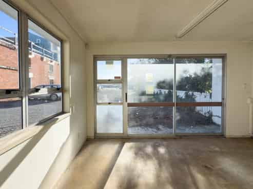 Centrally Located Workshop-Warehouse