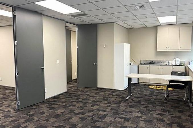 Newly Renovated and Great on the Budget! - Više