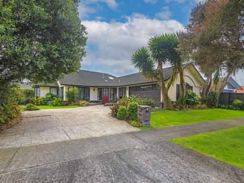 19 Caroline Crescent, Highbury