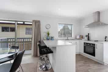 2  Dinsdale Street, Kawaha Point