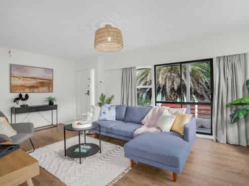 19 California Drive, Totara Park