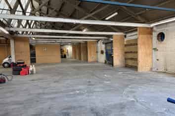 Warehouse Options, Office Options