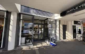 Large three lamps retail space for lease