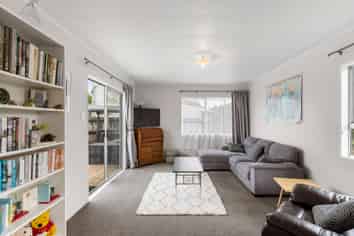 5 De Bloge Place, Manukau