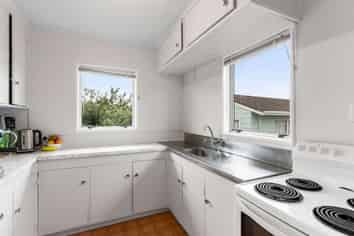 5 De Bloge Place, Manukau
