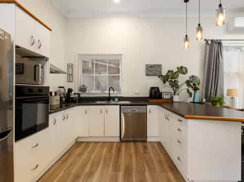 28 Medway Street, Island Bay
