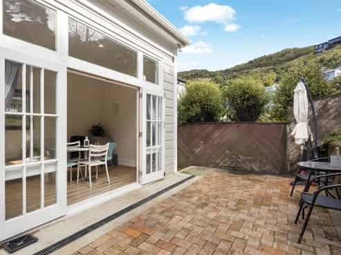 28 Medway Street, Island Bay