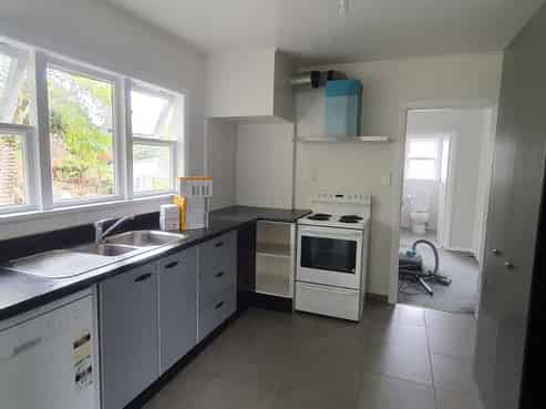10 Redwood Avenue, Tawa