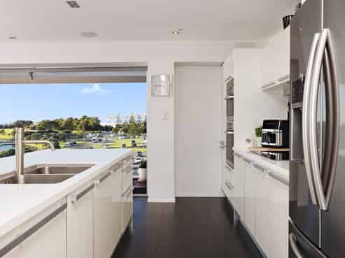 303/50B Cross Road, Tauranga Central