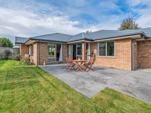 16 Stanwood Grove, Darfield