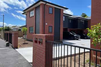 32 Southsea Crescent, Silverdale