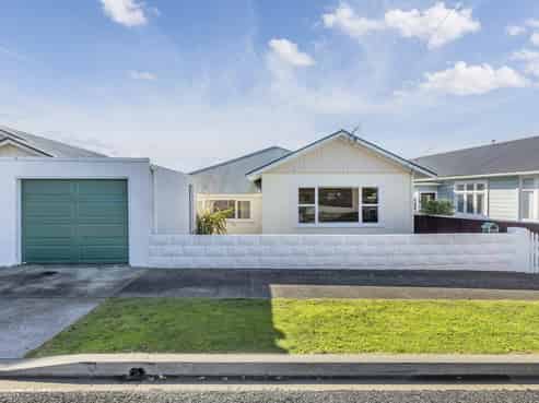 23 Endeavour Street, Lyall Bay