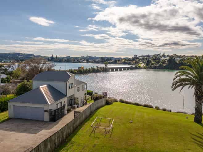 48 Wainui Road, Raglan
