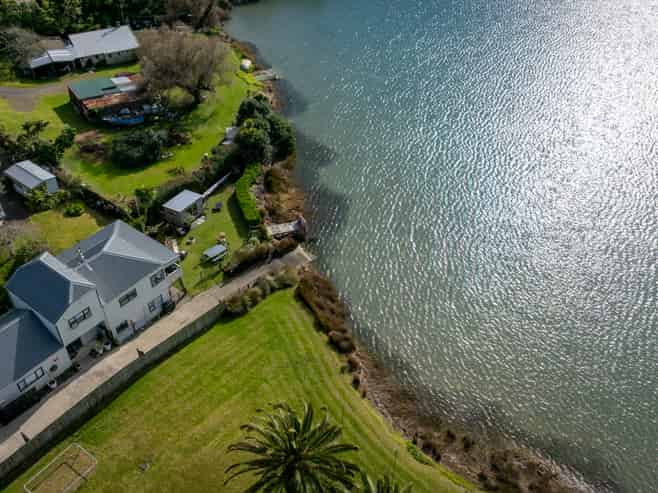 48 Wainui Road, Raglan