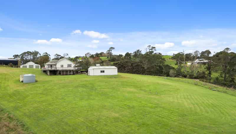 733B Ridge Road, Riverhead