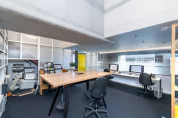 Vacant ground floor office along Waterloo Quay