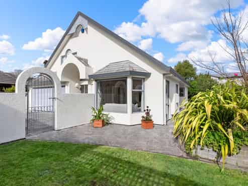 2/94 Pretoria Street, Central Hutt