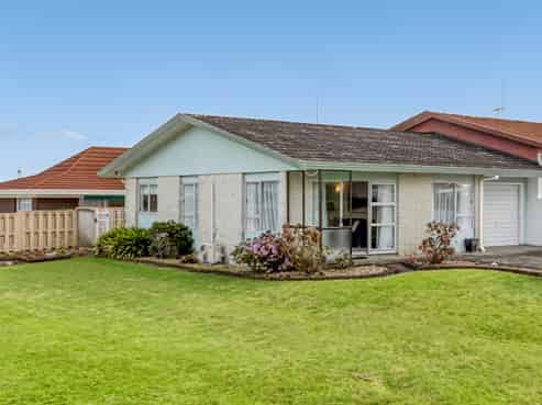 1/2 Pounamu Place, Shelly Park