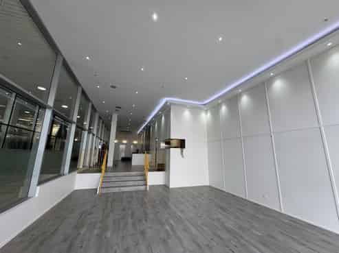 Cafe or light refreshment leasing opportunity