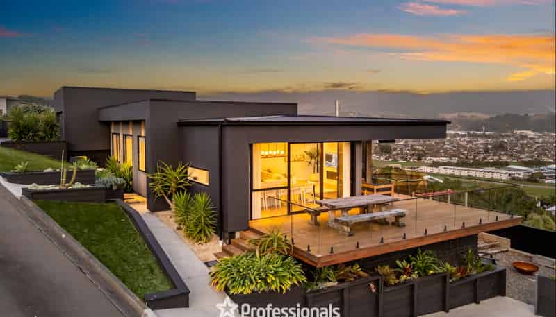 37 Percy Kinsman Crescent, Riverstone Terraces