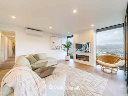37 Percy Kinsman Crescent, Riverstone Terraces