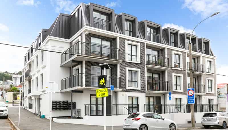 405/2 Colombo Street, Newtown
