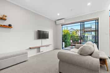 21 Saltmarsh Road, Hobsonville