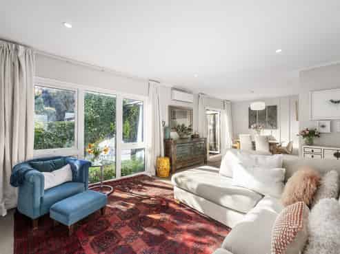9/354 Muritai Road, Eastbourne