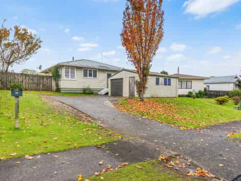 16 Susan Street, Pukehangi