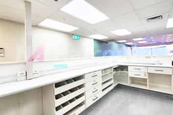 Retail/Office opportunity with Parkings