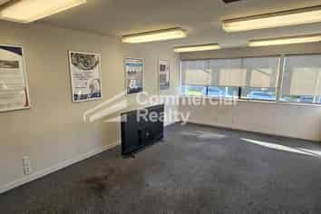 High Stud Warehouse On Ellerslie/Greenlane Border