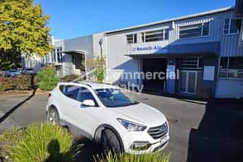 High Stud Warehouse On Ellerslie/Greenlane Border