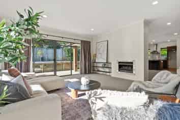 49 Intrepid Crescent, Beachlands