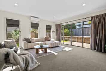 49 Intrepid Crescent, Beachlands