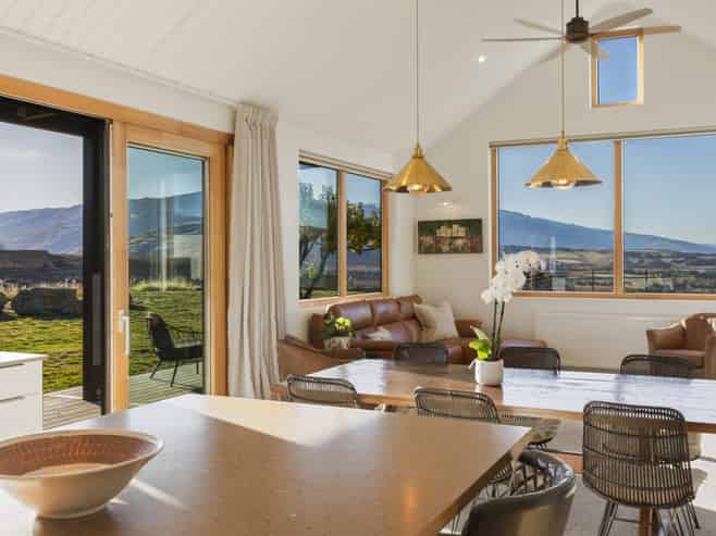 112 Hall Road, Cromwell