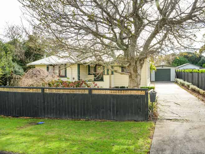 18 Harris Street, Marton
