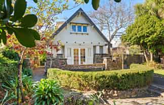 130 Anzac Parade, Whanganui East