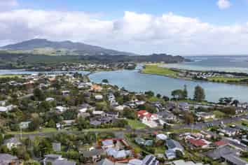 24 Stewart Street, Raglan
