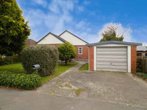 15 Brucefield Avenue, Netherby
