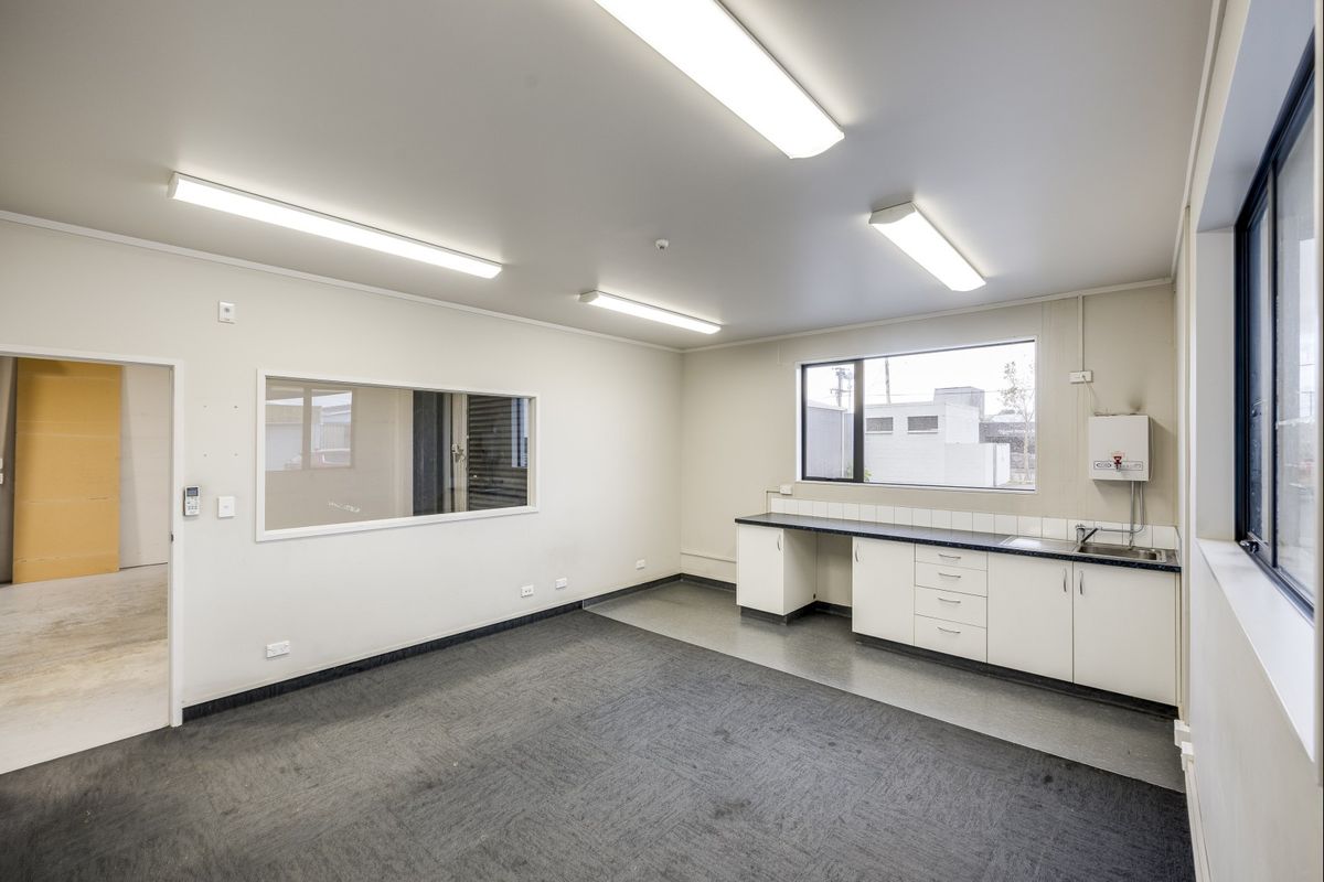 Excellent trade retail and warehousing for lease - Flere