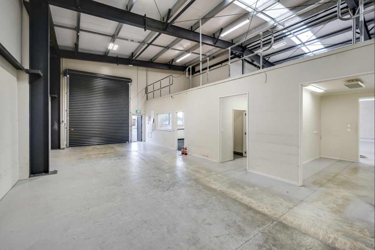 Excellent trade retail and warehousing for lease - Visning 2